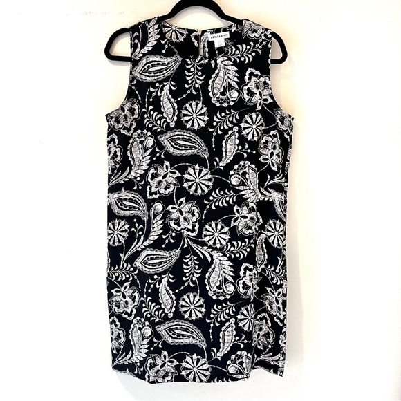 Artisan Ny Dresses & Skirts - NY Artisan sleeveless dress floral paisley black white size 8